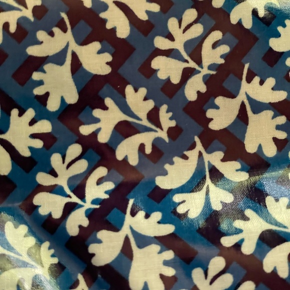 VERA BRADLEY. $10 with bundle!!FRILL PURSE-SHOULDER BAG 💼 - Picture 6 of 8